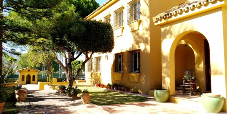 MANSIÓN EN ALHAURÍN DE LA TORRE MANSIÓN EN ALHAURÍN DE LA TORRE