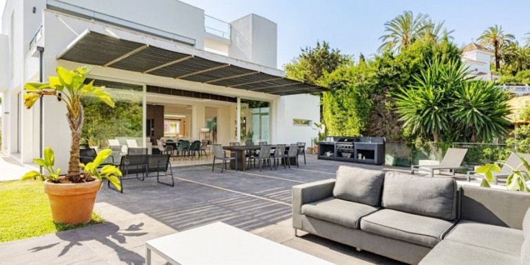 CONTEMPORARY VILLA IN MARBELLA CONTEMPORARY VILLA IN MARBELLA