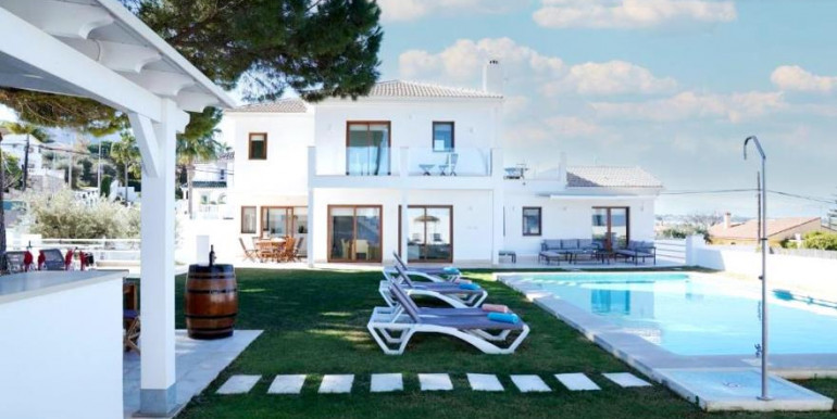 LARGE VILLA ALHAURÍN DE LA TORRE LARGE VILLA ALHAURÍN DE LA TORRE