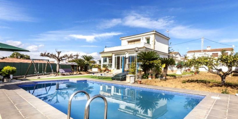 VILLA FAMILIAR EN VINARÓS VILLA FAMILIAR EN VINARÓS