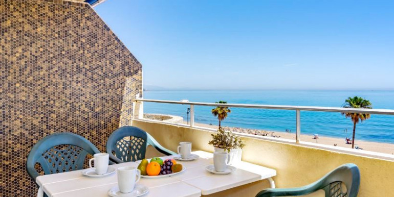 35m FROM THE SEA IN FUENGIROLA 35m FROM THE SEA IN FUENGIROLA