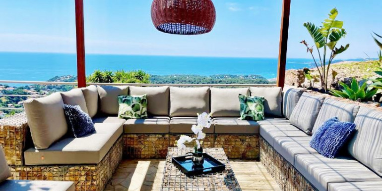 ESPACIOSA VILLA LLORET DE MAR ESPACIOSA VILLA LLORET DE MAR