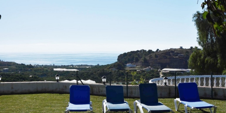 AMPLIA VILLA EN NERJA AMPLIA VILLA EN NERJA