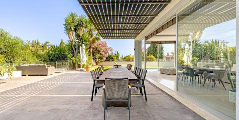 CONTEMPORARY VILLA IN MARBELLA CONTEMPORARY VILLA IN MARBELLA