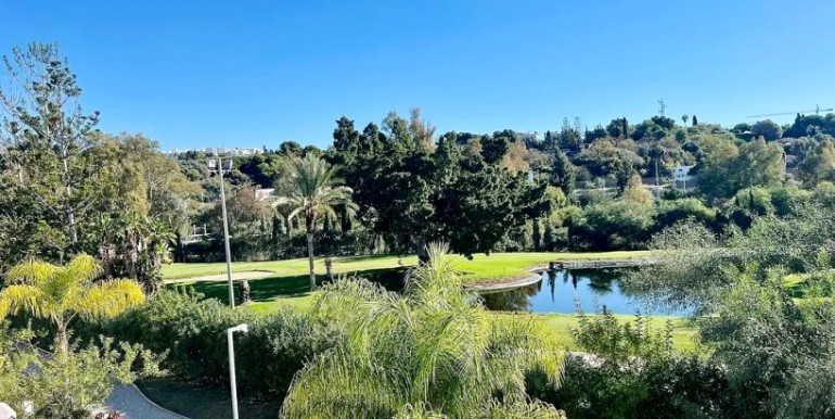 LARGE TOWNHOUSE IN MARBELLA LARGE TOWNHOUSE IN MARBELLA