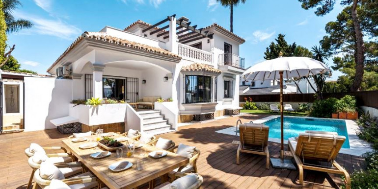 REFINADA VILLA EN MARBELLA REFINADA VILLA EN MARBELLA