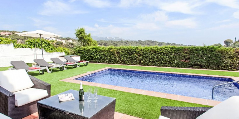 CONFORTABLE VILLA LLORET DE MAR CONFORTABLE VILLA LLORET DE MAR