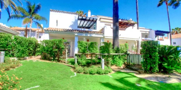 ADOSADA BAHÍA DE MARBELLA ADOSADA BAHÍA DE MARBELLA