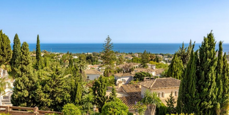 CONTEMPORARY VILLA IN MARBELLA CONTEMPORARY VILLA IN MARBELLA