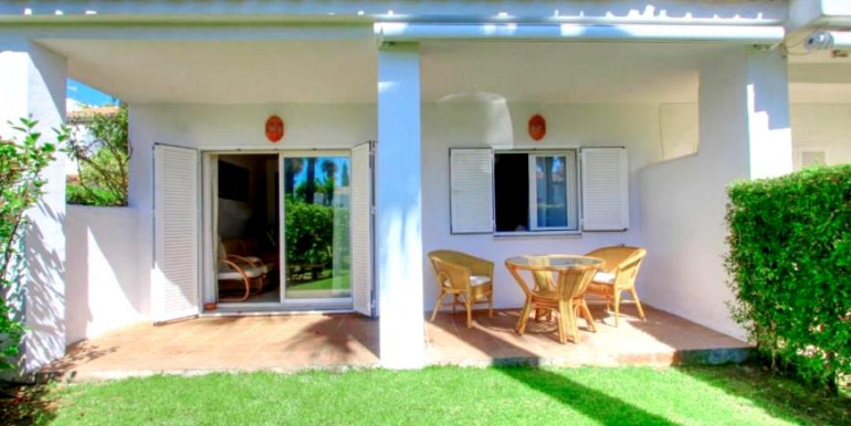 ADOSADA BAHÍA DE MARBELLA ADOSADA BAHÍA DE MARBELLA