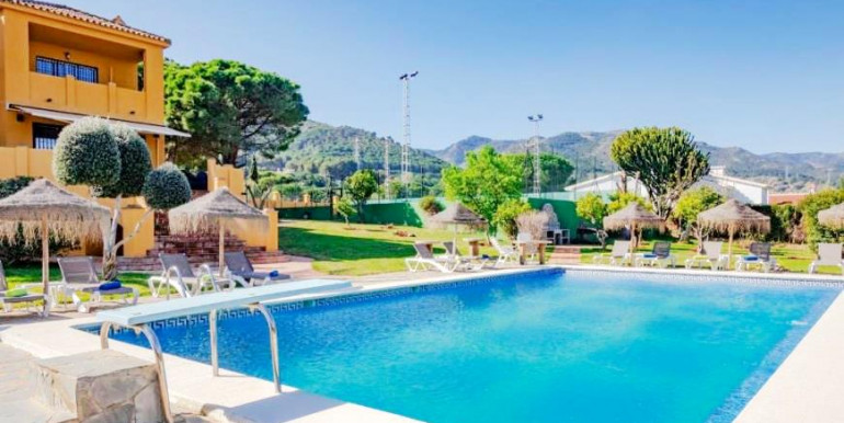 MANSIÓN EN ALHAURÍN DE LA TORRE MANSIÓN EN ALHAURÍN DE LA TORRE