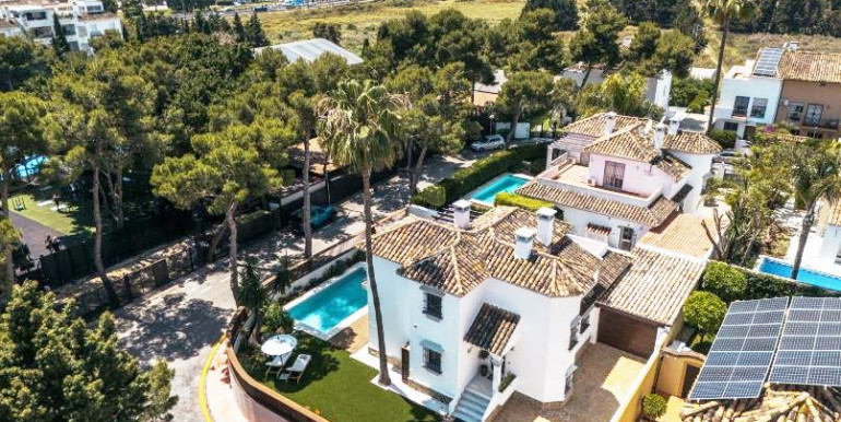 REFINADA VILLA EN MARBELLA REFINADA VILLA EN MARBELLA