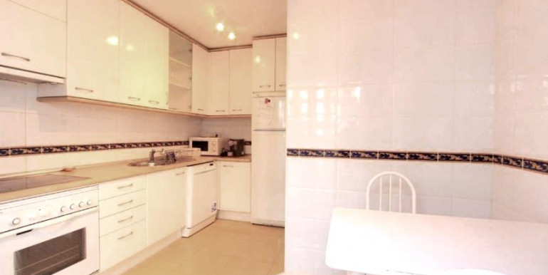 ADOSADA BAHÍA DE MARBELLA ADOSADA BAHÍA DE MARBELLA