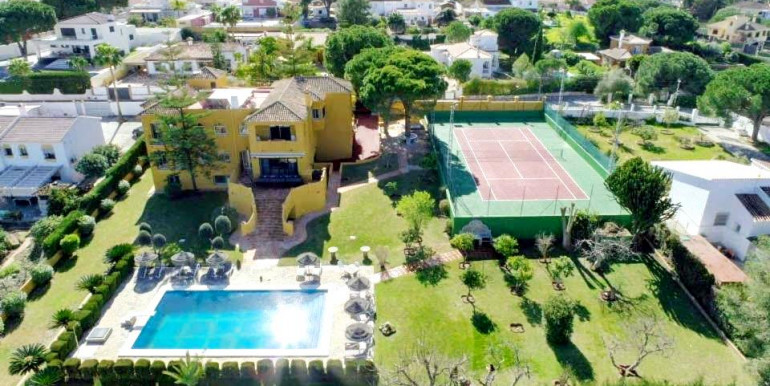 MANSIÓN EN ALHAURÍN DE LA TORRE MANSIÓN EN ALHAURÍN DE LA TORRE