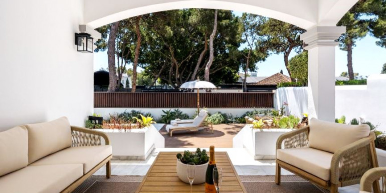 REFINADA VILLA EN MARBELLA REFINADA VILLA EN MARBELLA