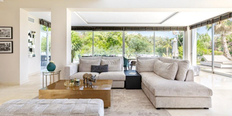 CONTEMPORARY VILLA IN MARBELLA CONTEMPORARY VILLA IN MARBELLA