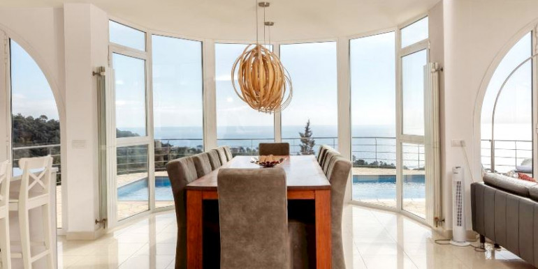 ESPACIOSA VILLA LLORET DE MAR ESPACIOSA VILLA LLORET DE MAR