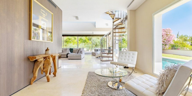 CONTEMPORARY VILLA IN MARBELLA CONTEMPORARY VILLA IN MARBELLA