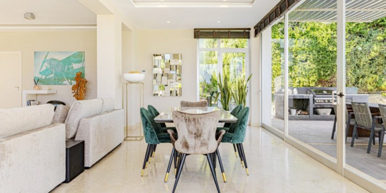 CONTEMPORARY VILLA IN MARBELLA CONTEMPORARY VILLA IN MARBELLA