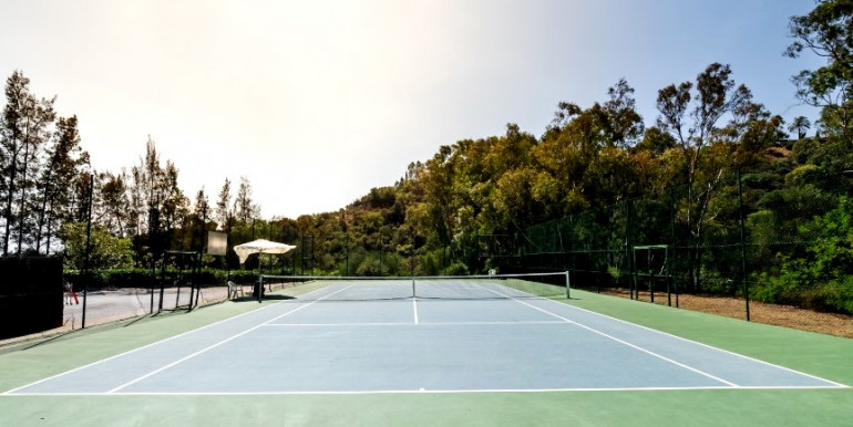 BONITO APARTAMENTO EN BENAHAVÍS BONITO APARTAMENTO EN BENAHAVÍS