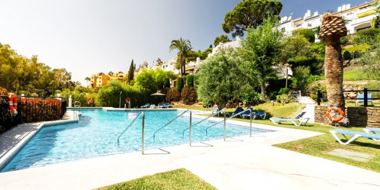 BONITO APARTAMENTO EN BENAHAVÍS BONITO APARTAMENTO EN BENAHAVÍS