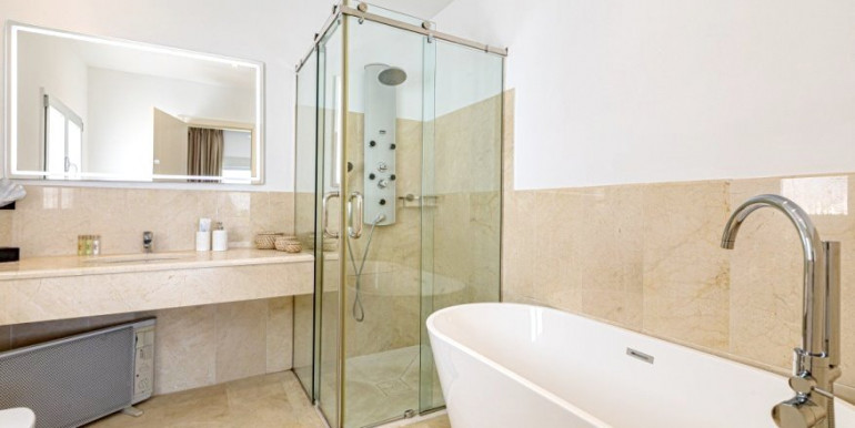 CONTEMPORARY VILLA IN MARBELLA CONTEMPORARY VILLA IN MARBELLA