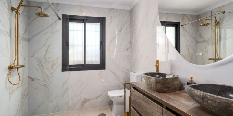 REFINADA VILLA EN MARBELLA REFINADA VILLA EN MARBELLA