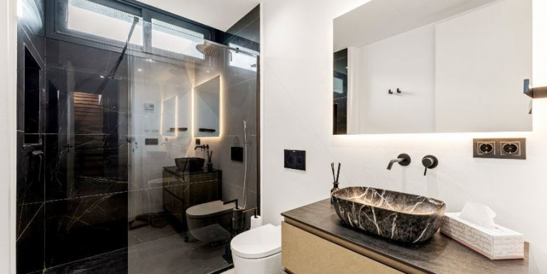 MODERNA VILLA EN EL PARAISO MODERNA VILLA EN EL PARAISO