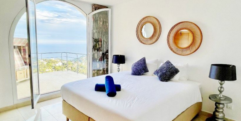 ESPACIOSA VILLA LLORET DE MAR ESPACIOSA VILLA LLORET DE MAR