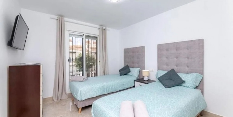 LARGE TOWNHOUSE IN MARBELLA LARGE TOWNHOUSE IN MARBELLA