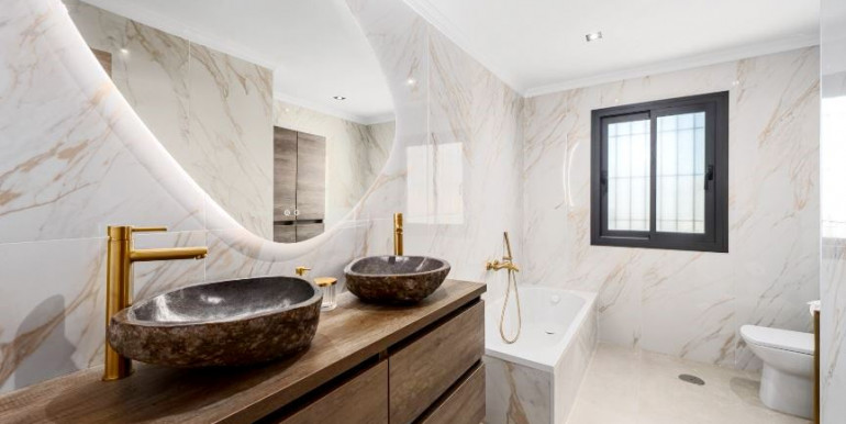 REFINADA VILLA EN MARBELLA REFINADA VILLA EN MARBELLA