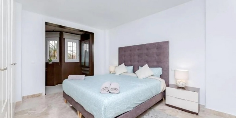 LARGE TOWNHOUSE IN MARBELLA LARGE TOWNHOUSE IN MARBELLA