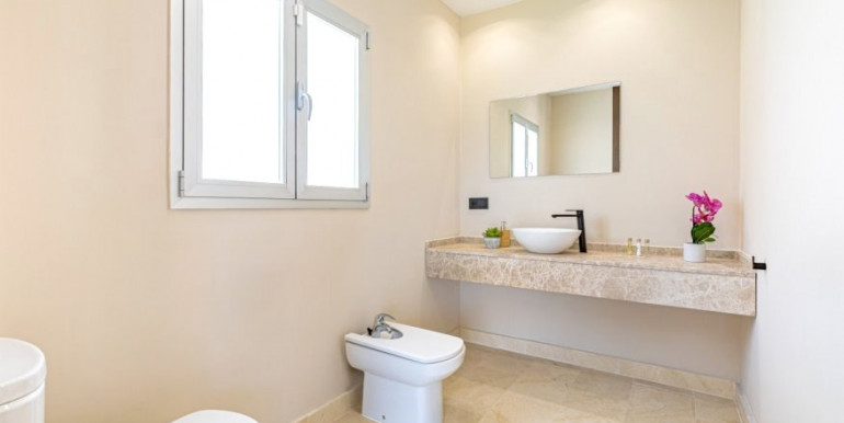 CONTEMPORARY VILLA IN MARBELLA CONTEMPORARY VILLA IN MARBELLA