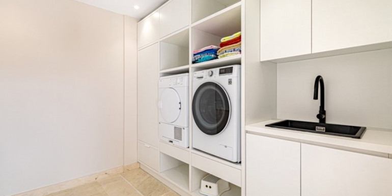 CONTEMPORARY VILLA IN MARBELLA CONTEMPORARY VILLA IN MARBELLA