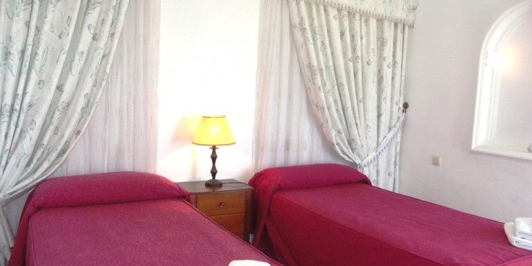 AMPLIA VILLA EN NERJA AMPLIA VILLA EN NERJA