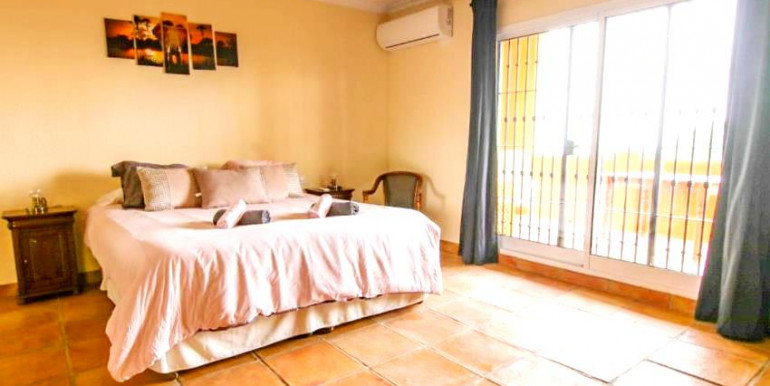 MANSIÓN EN ALHAURÍN DE LA TORRE MANSIÓN EN ALHAURÍN DE LA TORRE