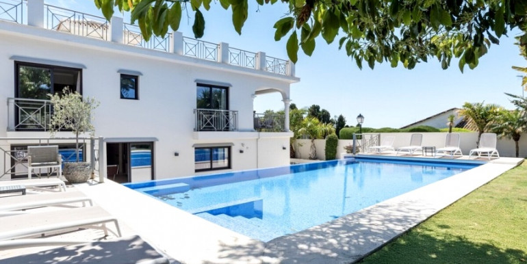 VILLA MARBELLA 600m FROM THE SEA VILLA MARBELLA 600m FROM THE SEA