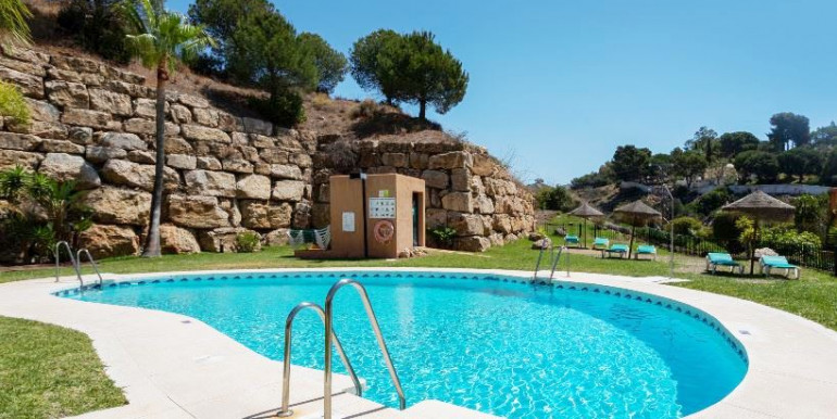 LARGE APARTMENT IN MARBELLA LARGE APARTMENT IN MARBELLA