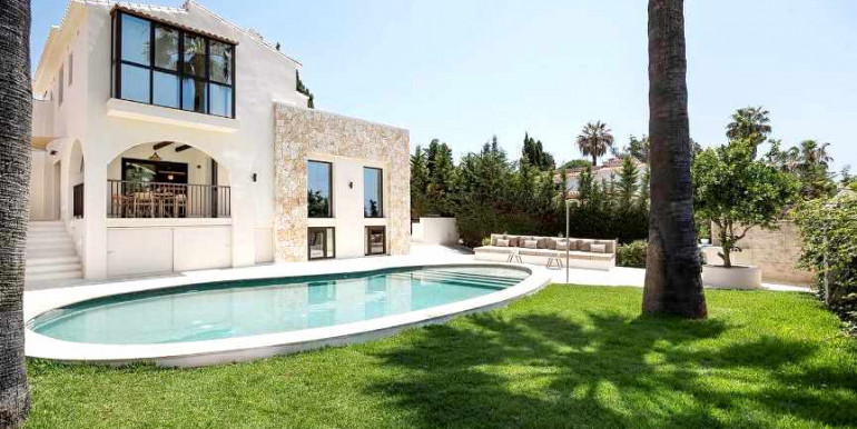 EXTENSA VILLA EN MARBELLA EXTENSA VILLA EN MARBELLA