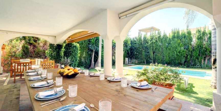 VILLA A 690m DE PUERTO BANÚS VILLA A 690m DE PUERTO BANÚS