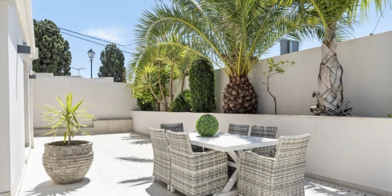 VILLA MARBELLA 600m FROM THE SEA VILLA MARBELLA 600m FROM THE SEA