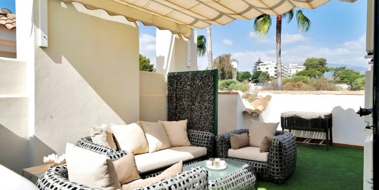 AMPLIA LUJOSA CASA ADOSADA