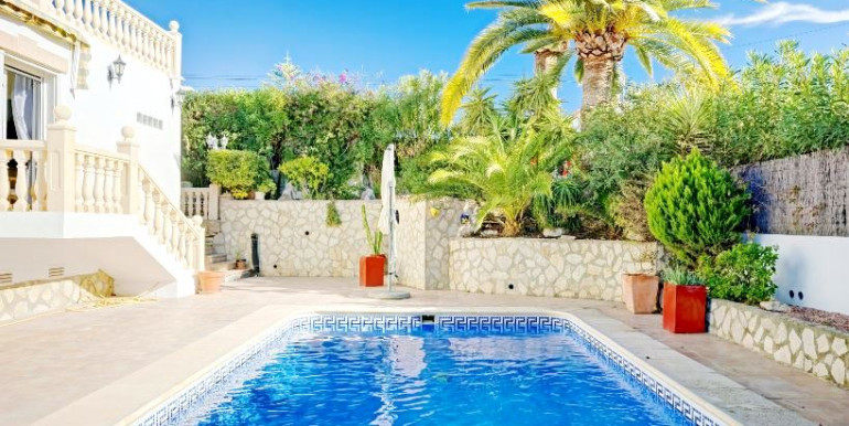 SE ALQUILA VILLA EN JÁVEA