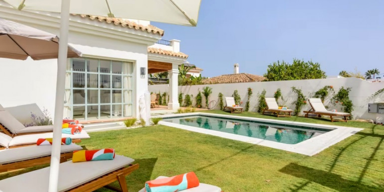 FAMILY VILLA 900m FROM THE SEA FAMILY VILLA 900m FROM THE SEA