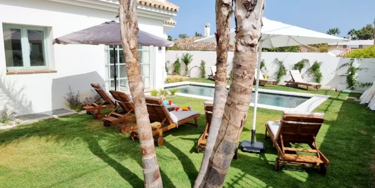 FAMILY VILLA 900m FROM THE SEA FAMILY VILLA 900m FROM THE SEA