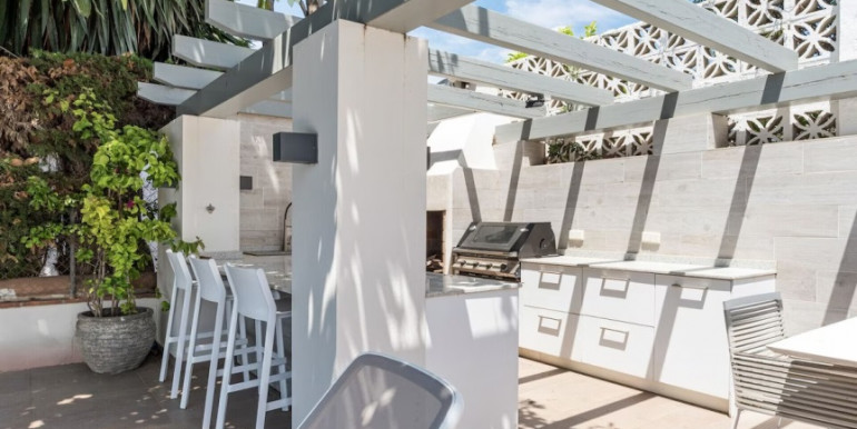 VILLA MARBELLA 600m FROM THE SEA VILLA MARBELLA 600m FROM THE SEA