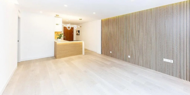 REFORMADO PISO 650m DEL MAR