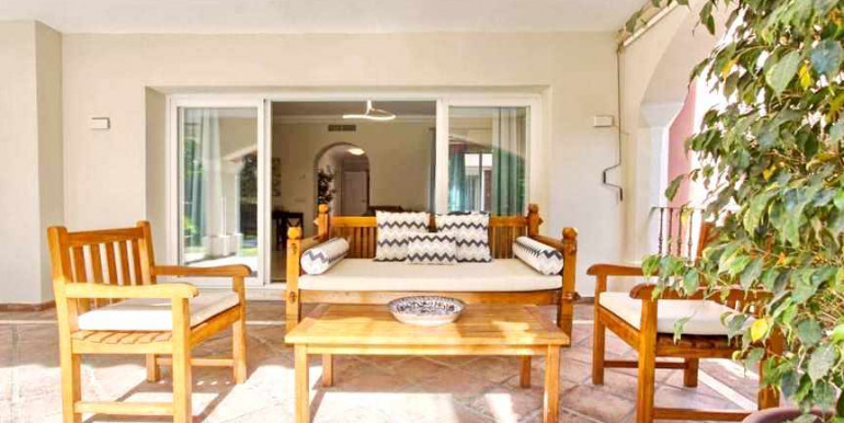 VILLA A 690m DE PUERTO BANÚS VILLA A 690m DE PUERTO BANÚS