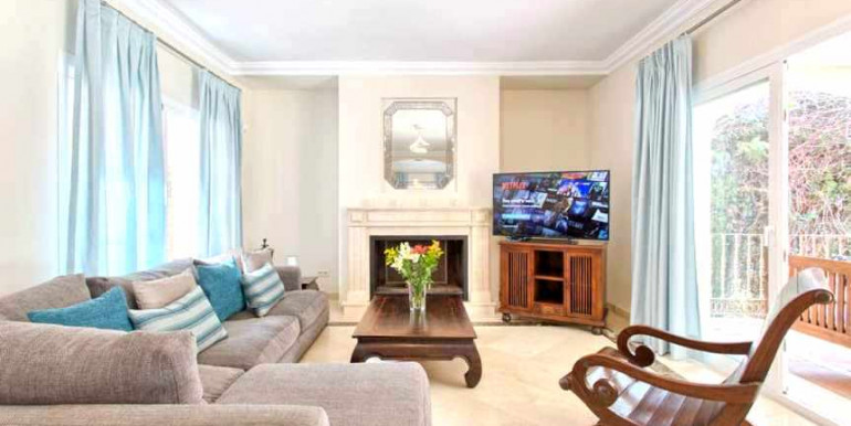 VILLA A 690m DE PUERTO BANÚS VILLA A 690m DE PUERTO BANÚS