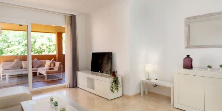 LARGE APARTMENT IN MARBELLA LARGE APARTMENT IN MARBELLA